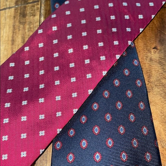 Brooks Brothers Elegant Red and Blue Patterned Ties - Picture 2 of 3